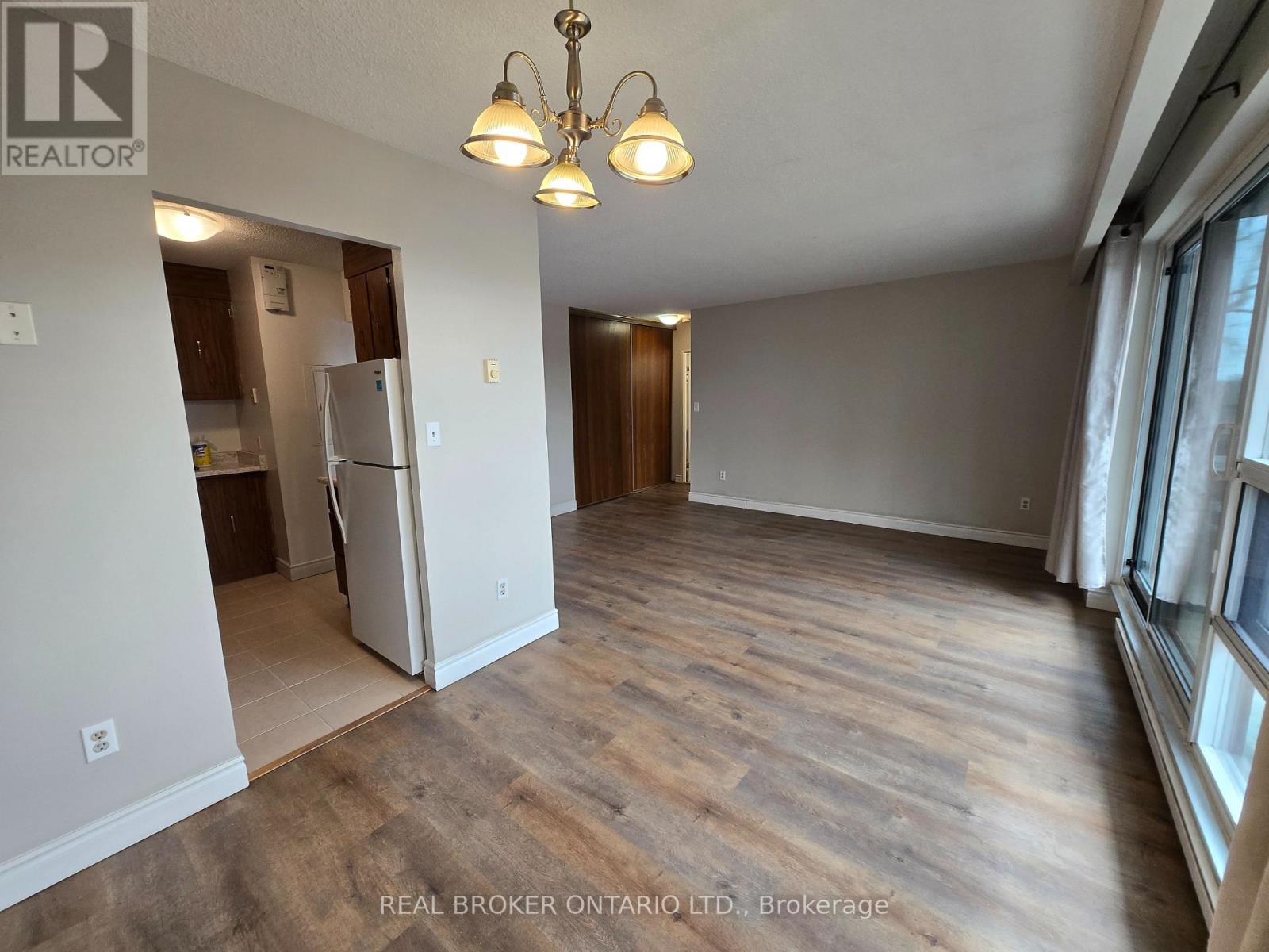 Apt #302 - 97 Nonquon Road, Oshawa, Ontario  L1G 3R8 - Photo 3 - E12975400
