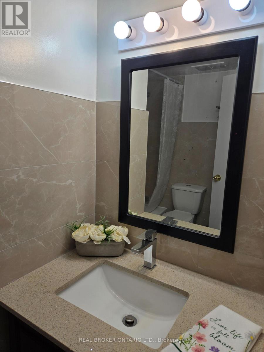 Apt #302 - 97 Nonquon Road, Oshawa, Ontario  L1G 3R8 - Photo 7 - E12975400