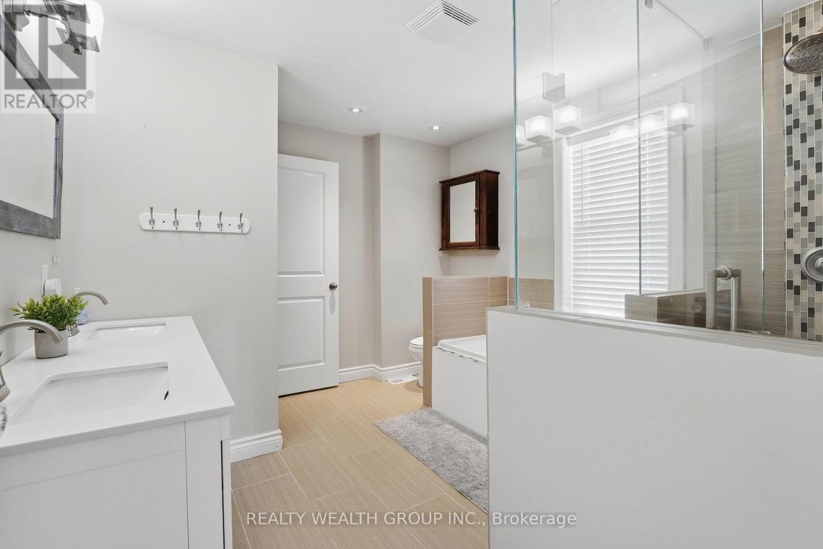 1678 David Street, Pickering, Ontario L1Y 1B2 - Photo 25 - E12975510