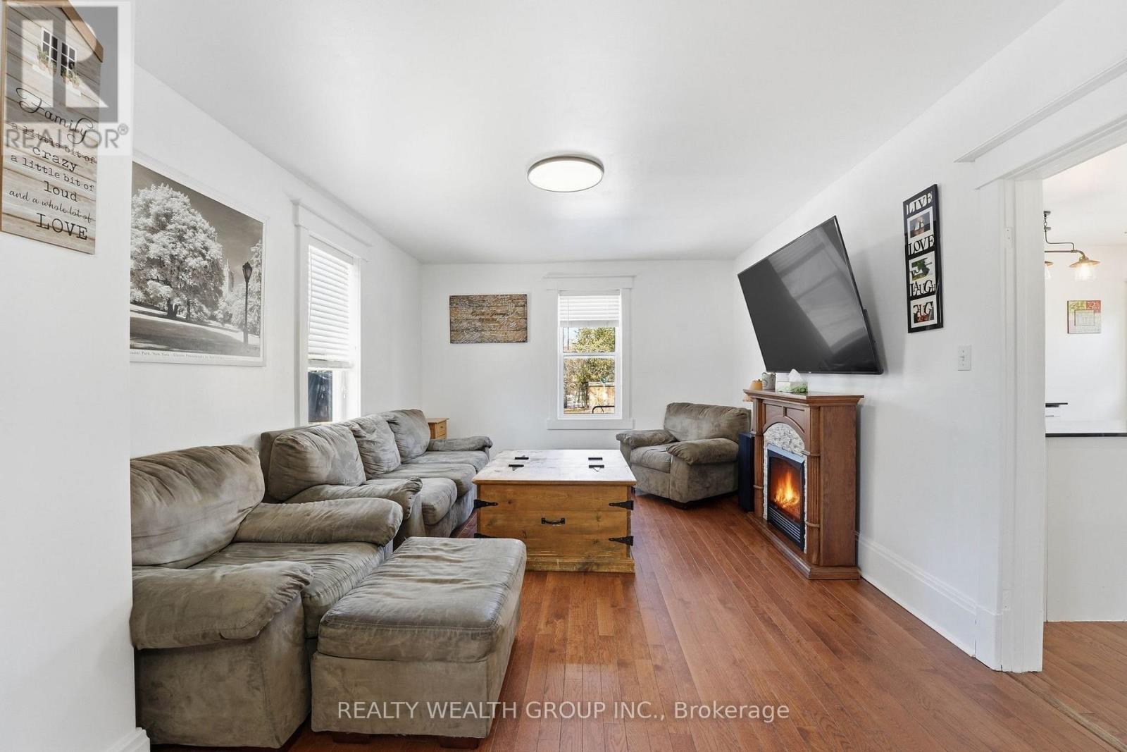 1678 David Street, Pickering, Ontario L1Y 1B2 - Photo 5 - E12975510