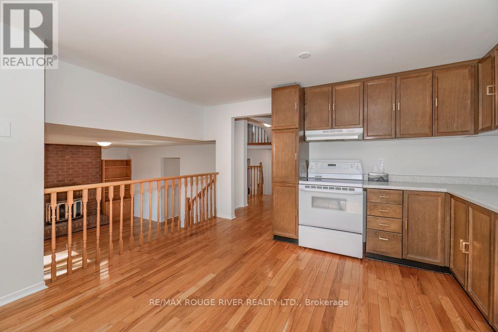 19 Glenthorne Drive, Toronto, Ontario  M1C 3S9 - Photo 9 - E12975520