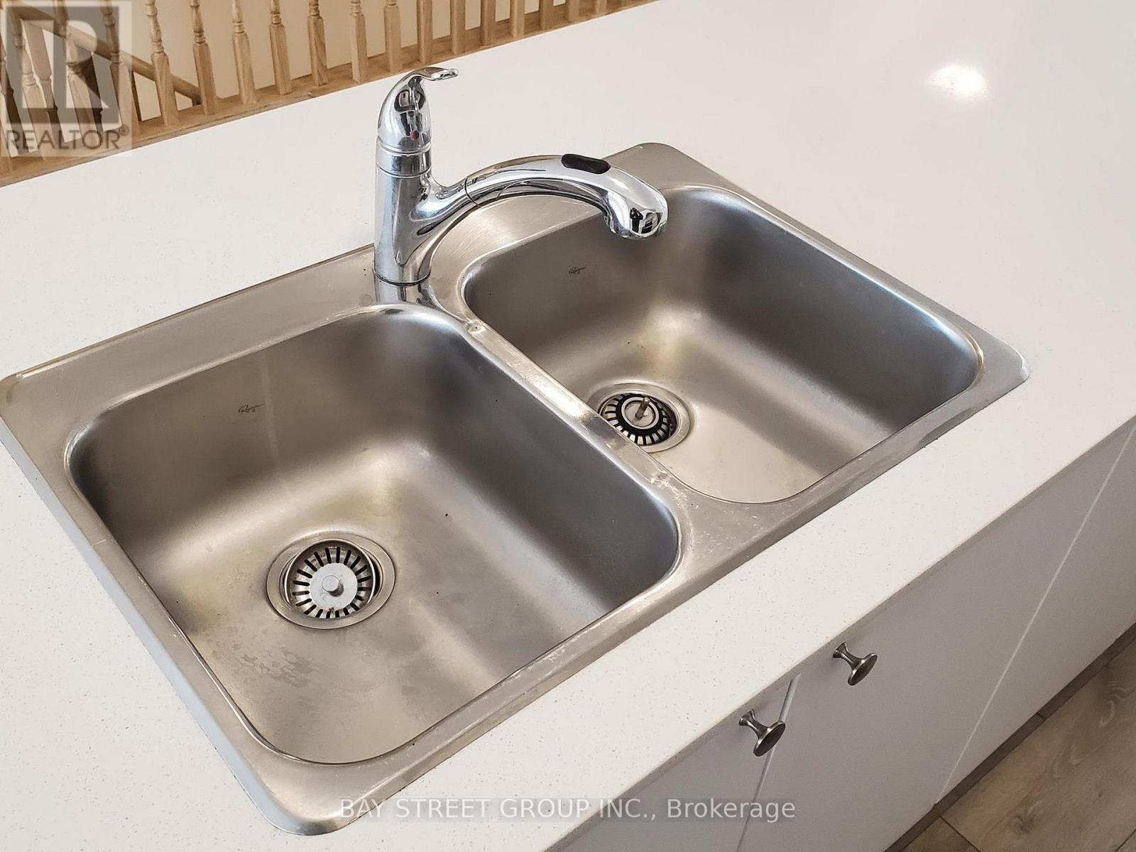 64 Emmas Way, Whitby, Ontario  L1R 0S7 - Photo 15 - E12975622