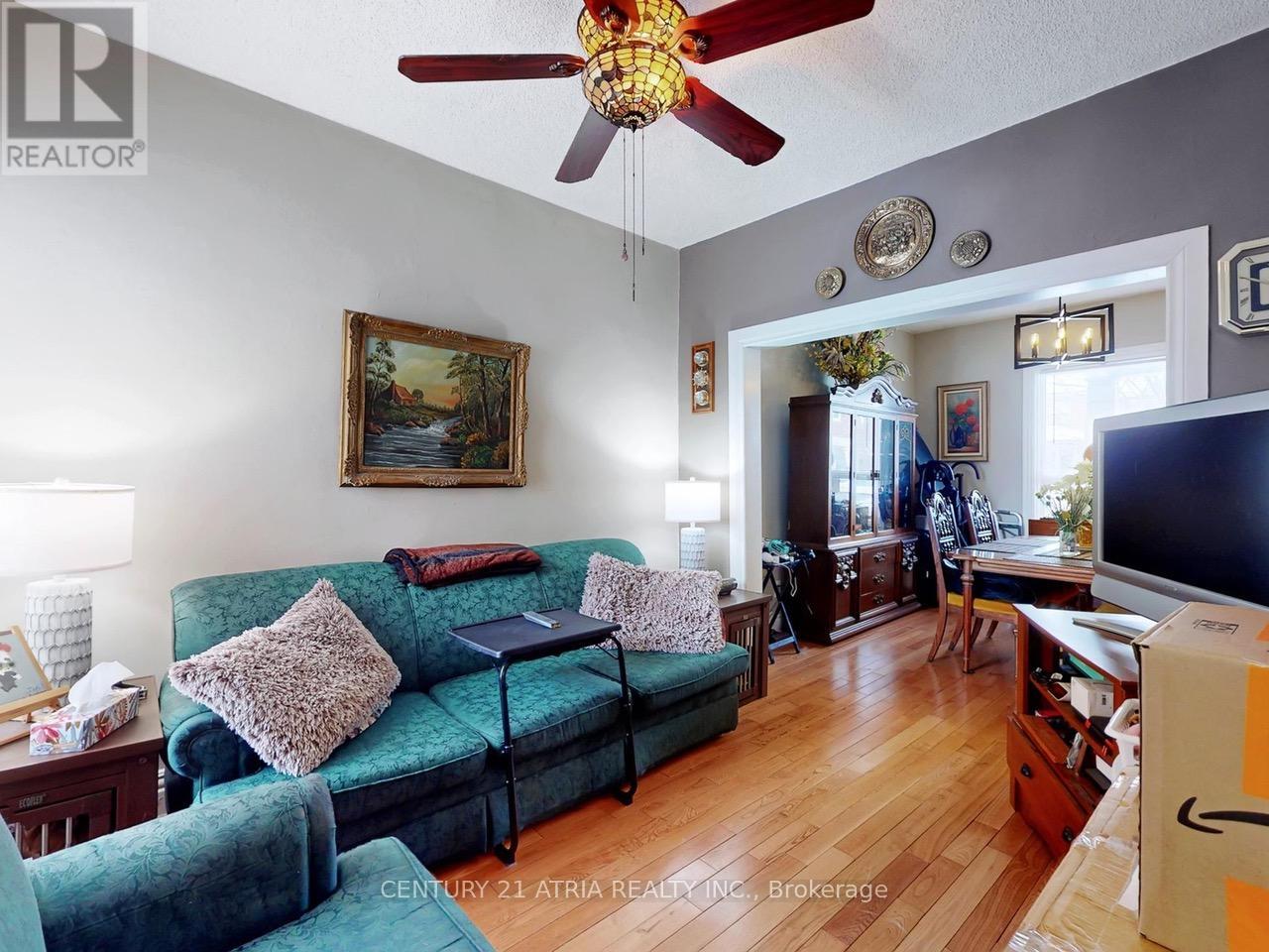 40 Sibley Avenue, Toronto, Ontario  M4C 5E9 - Photo 5 - E12975690