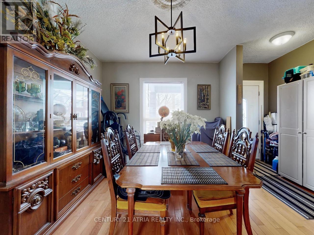 40 Sibley Avenue, Toronto, Ontario  M4C 5E9 - Photo 6 - E12975690