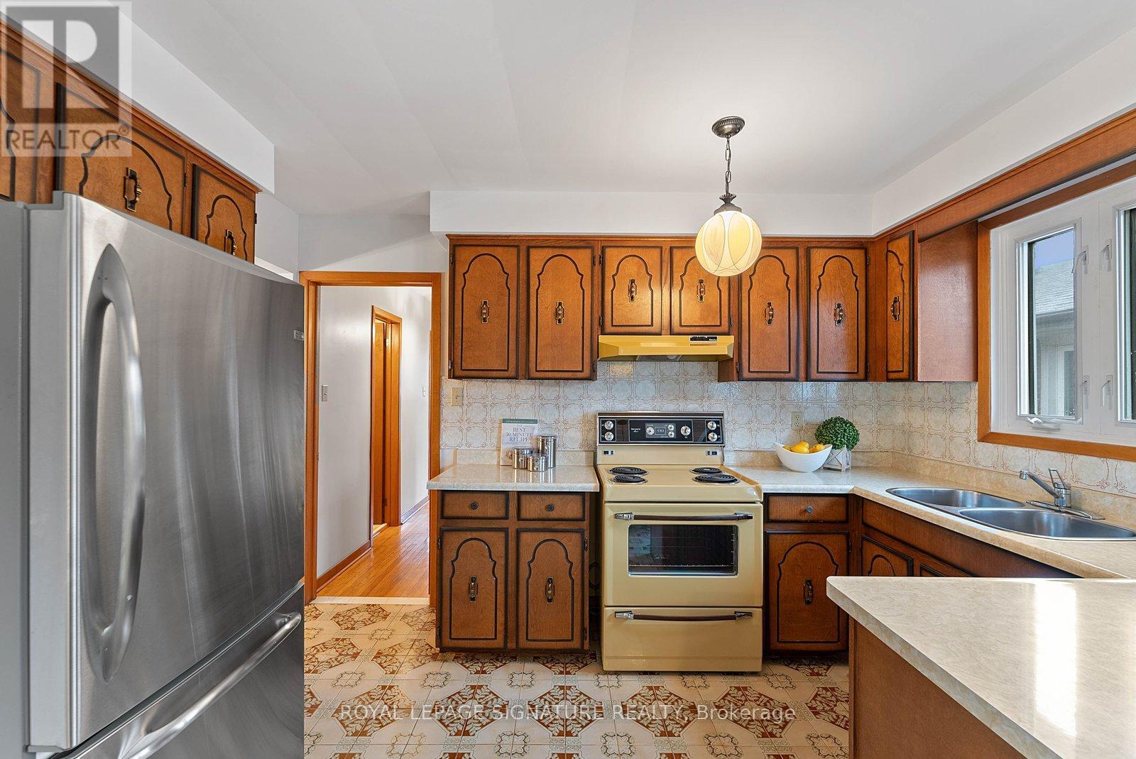 28 Fred Bland Crescent, Toronto, Ontario  M1J 3L8 - Photo 13 - E12975744