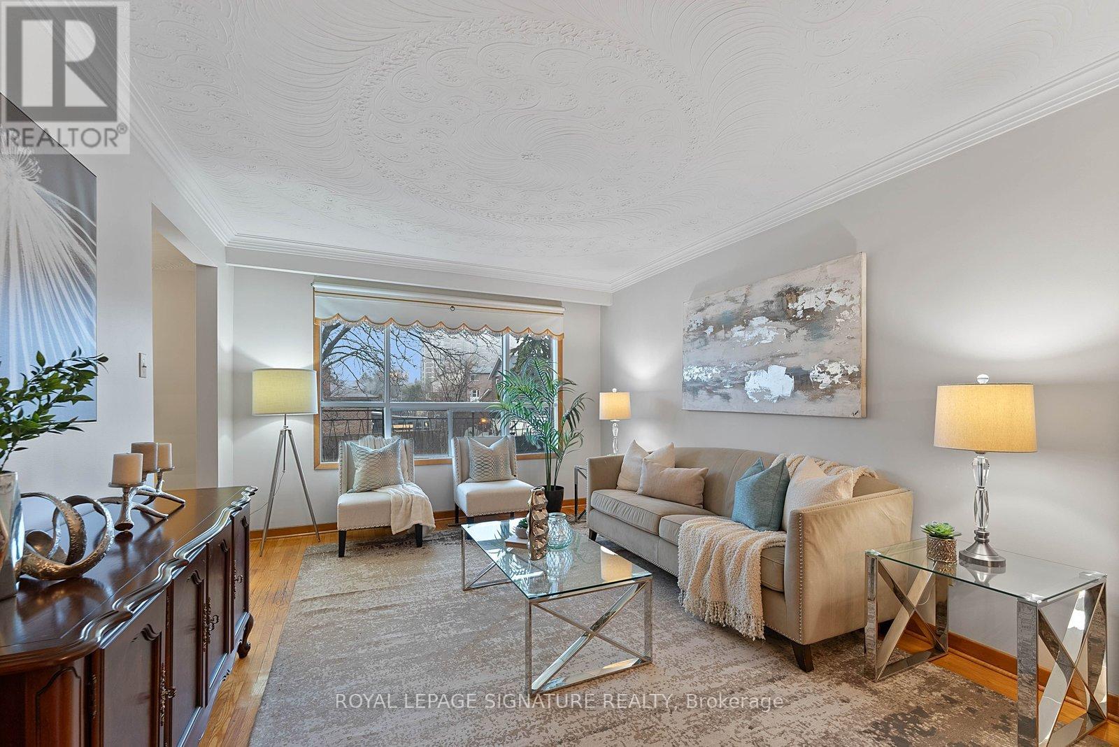 28 Fred Bland Crescent, Toronto, Ontario  M1J 3L8 - Photo 4 - E12975744