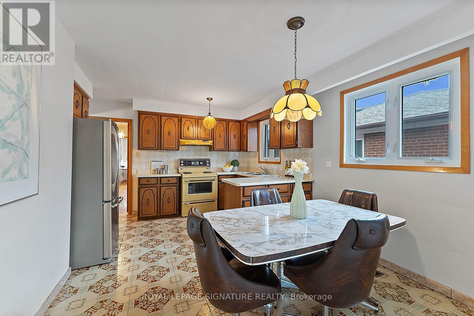 28 Fred Bland Crescent, Toronto, Ontario  M1J 3L8 - Photo 9 - E12975744