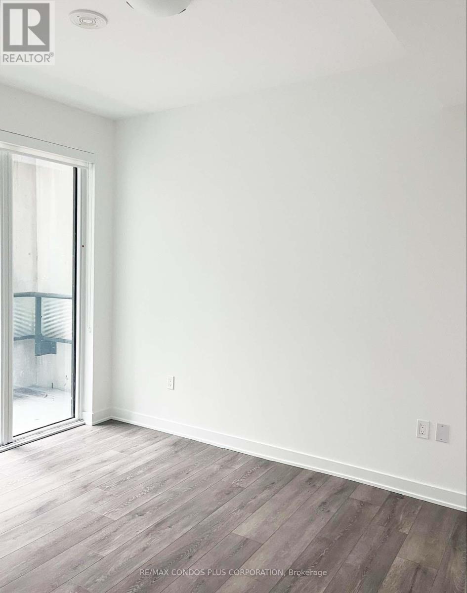 503 - 105 Oneida Crescent, Richmond Hill, Ontario  L4B 0H6 - Photo 3 - N12866002