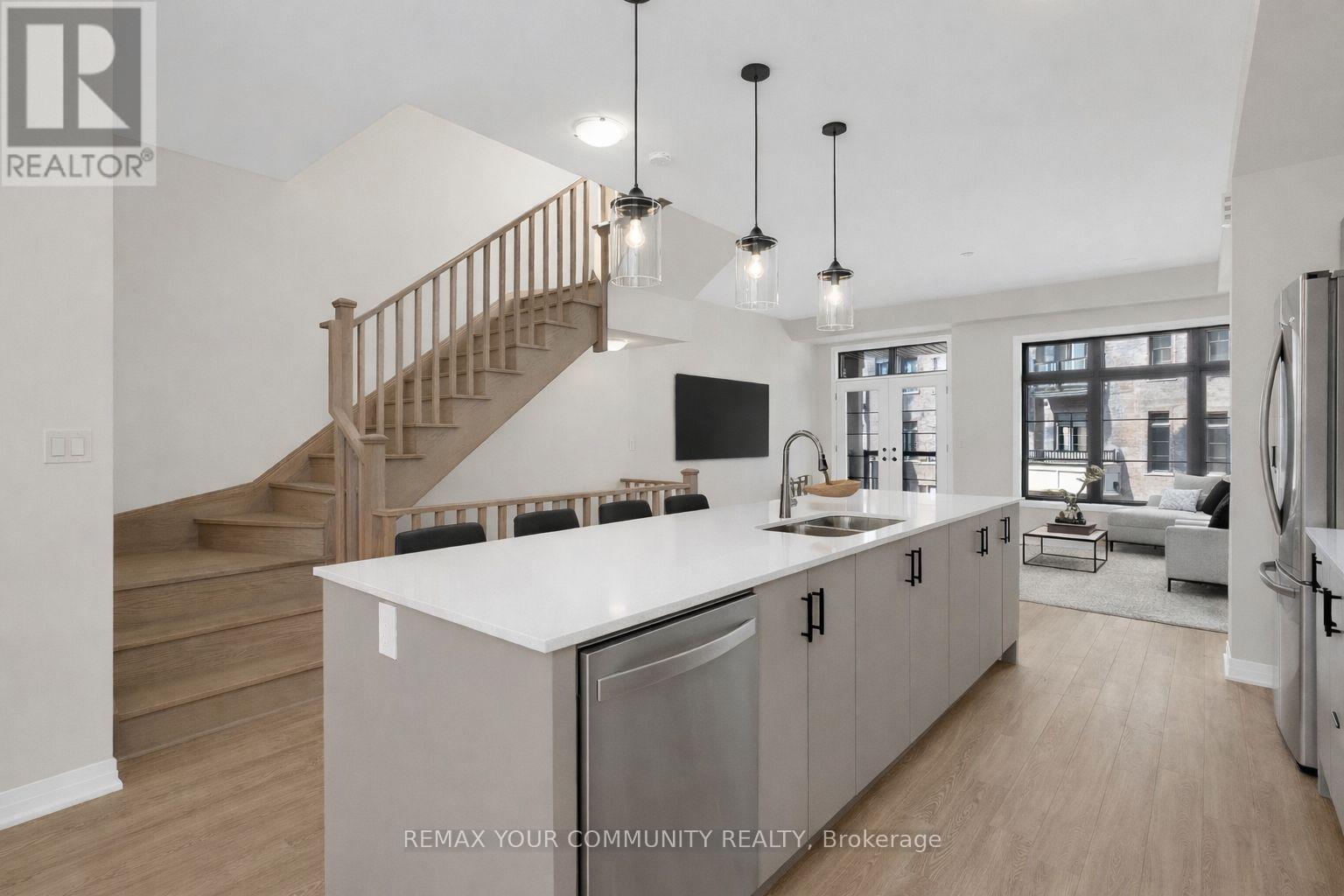 83 Archambault Way, Vaughan, Ontario  L4L 1A6 - Photo 7 - N12974304