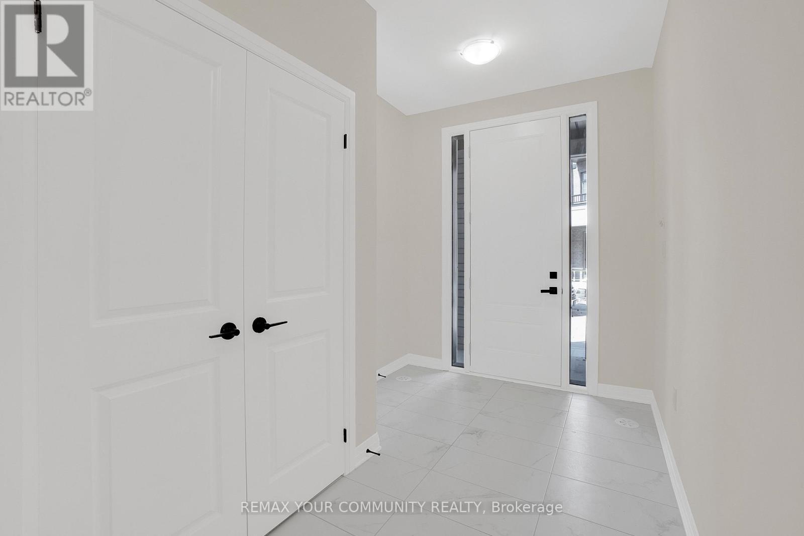 83 Archambault Way, Vaughan, Ontario  L4L 1A6 - Photo 3 - N12974304