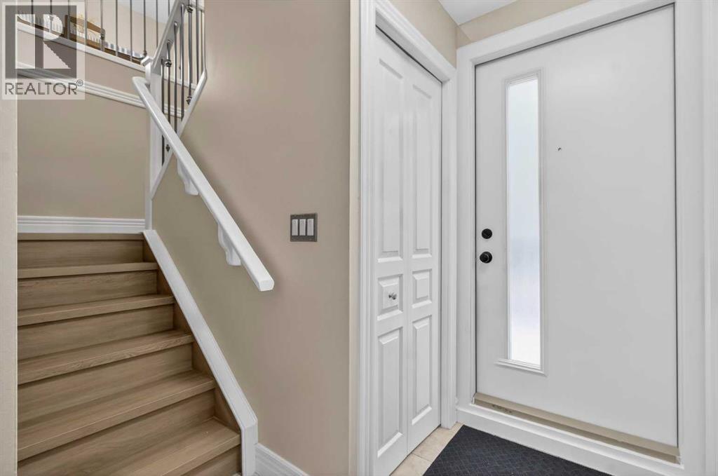 217, 36 Glamis Green Sw, Calgary, Alberta  T3E 6V1 - Photo 3 - A2299929