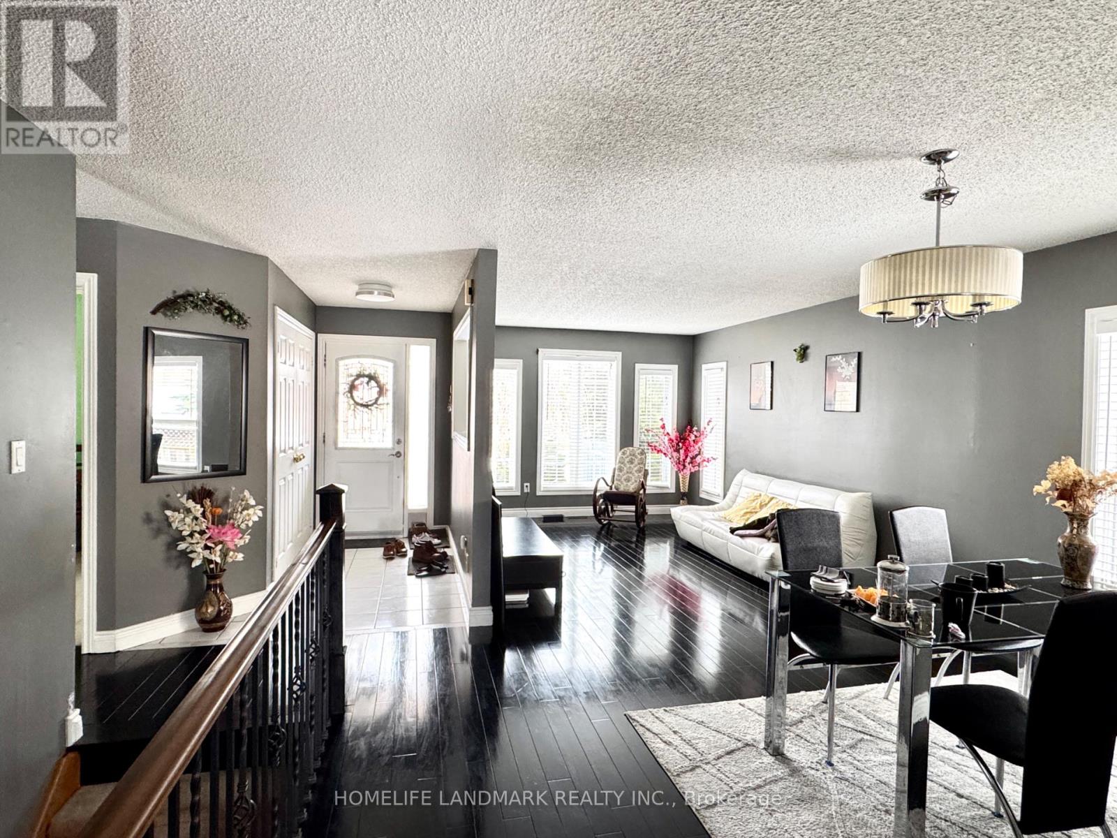 32 Simmons Crescent, Barrie, Ontario  L4N 7T7 - Photo 3 - S12901644