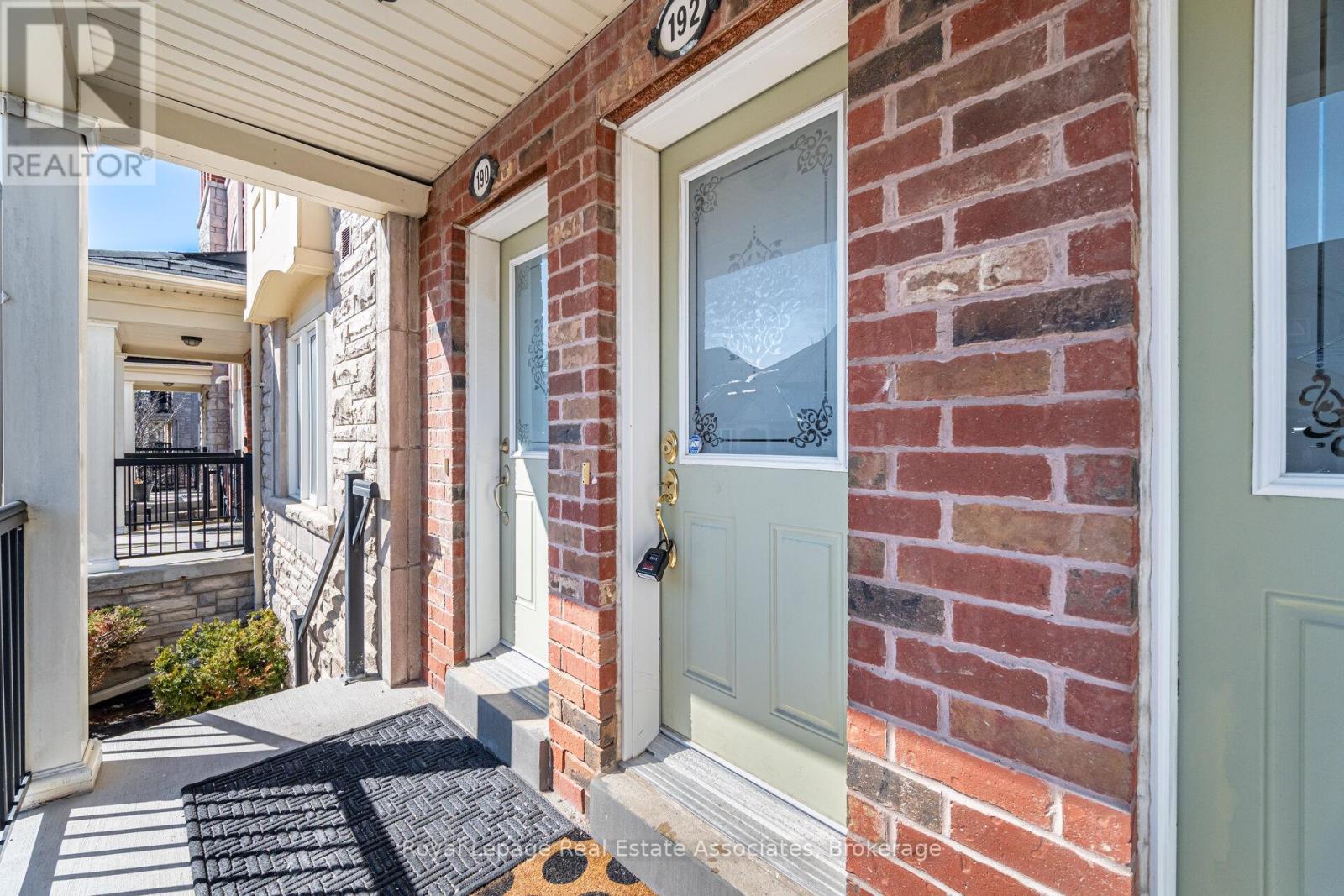 107 - 192 Louisbourg Way, Markham, Ontario  L6E 0C2 - Photo 3 - N12975492