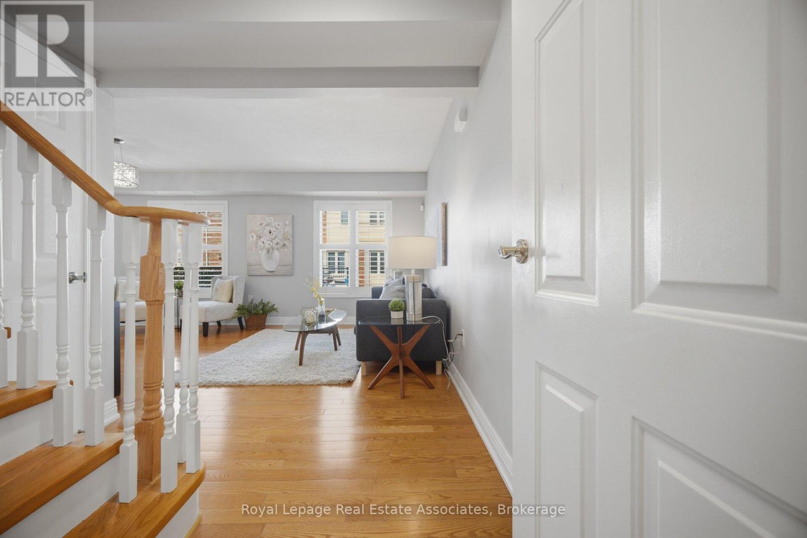 107 - 192 Louisbourg Way, Markham, Ontario  L6E 0C2 - Photo 5 - N12975492