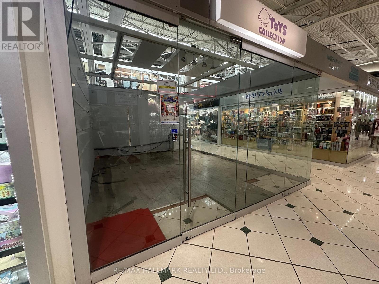 B17 4300 Steeles Avenue East N, Markham, Ontario  L3R 0Y5 - Photo 2 - N12975534