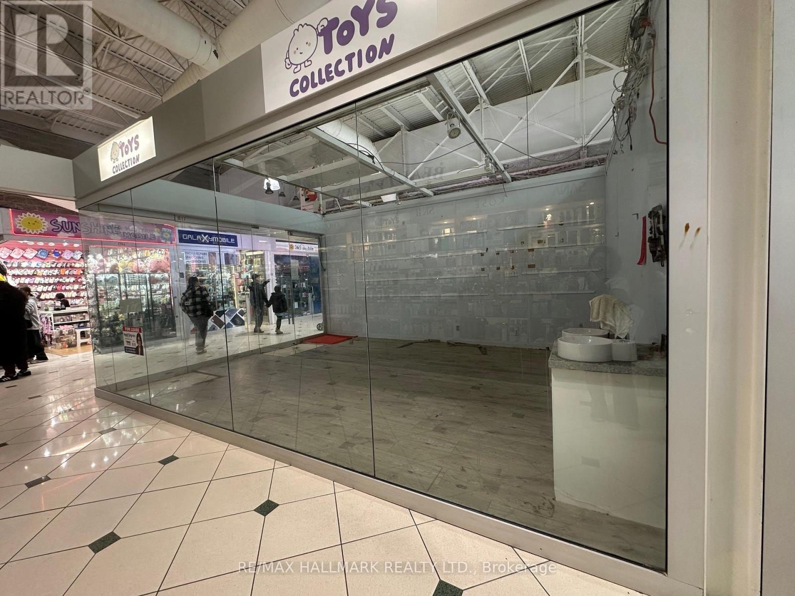 B17 4300 Steeles Avenue East N, Markham, Ontario  L3R 0Y5 - Photo 3 - N12975534