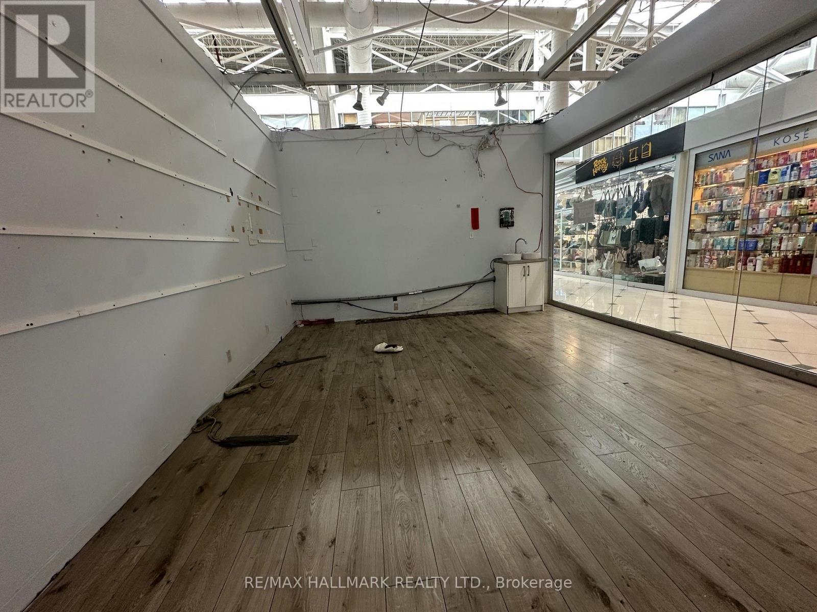 B17 4300 Steeles Avenue East N, Markham, Ontario  L3R 0Y5 - Photo 6 - N12975534