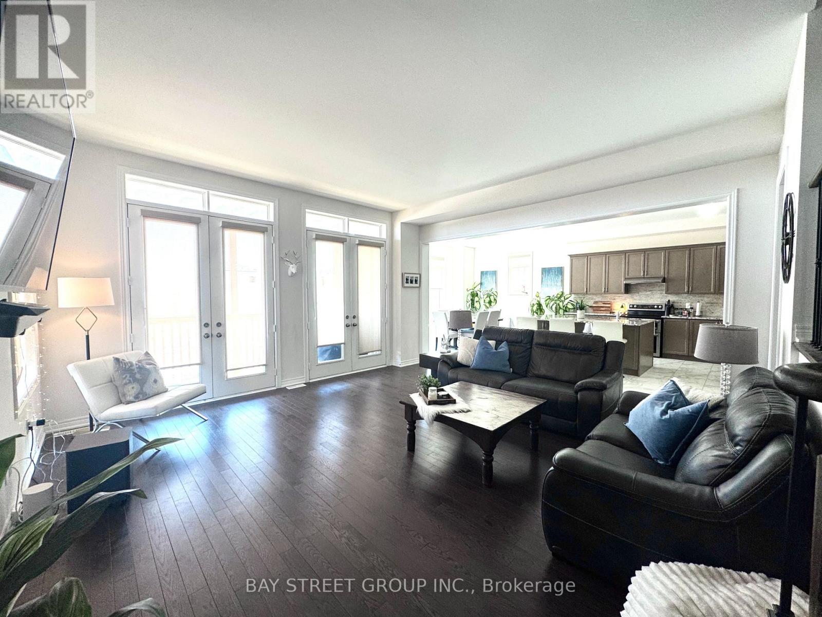 Upper Two Beds + One Bath - 1003 Green Street, Innisfil, Ontario  L0L 1W0 - Photo 10 - N12975566