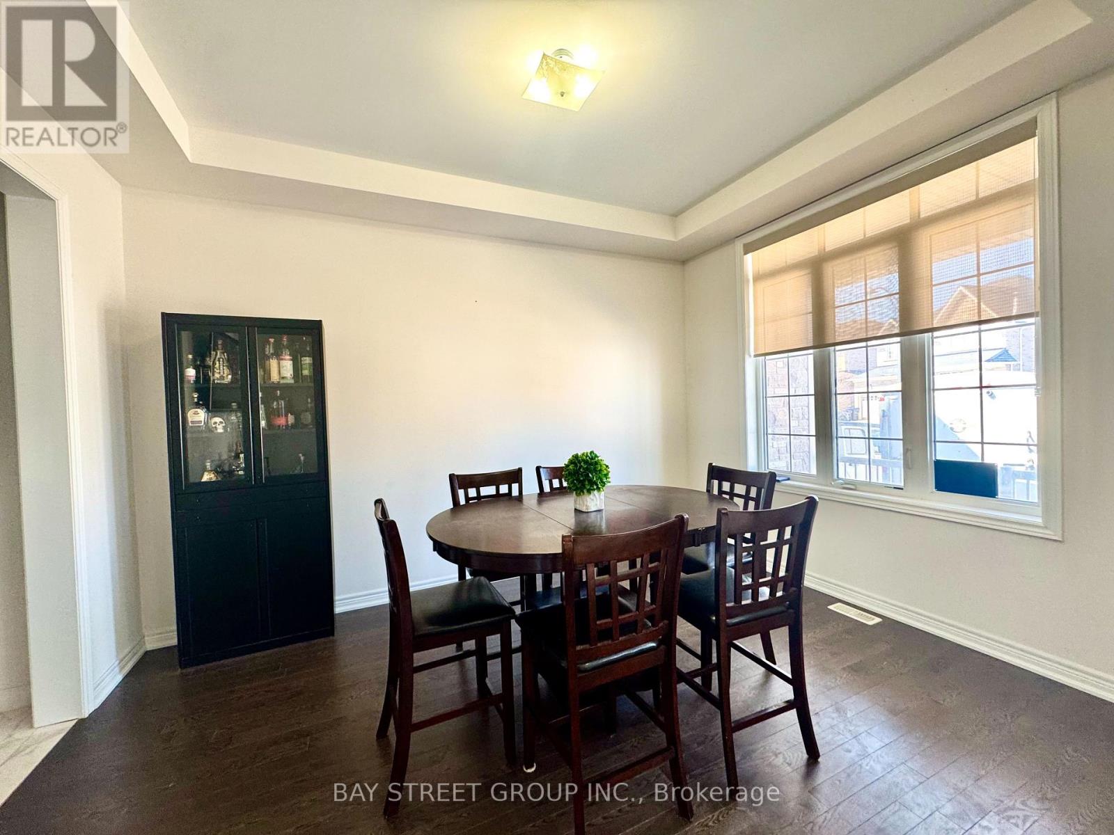 Upper Two Beds + One Bath - 1003 Green Street, Innisfil, Ontario  L0L 1W0 - Photo 17 - N12975566