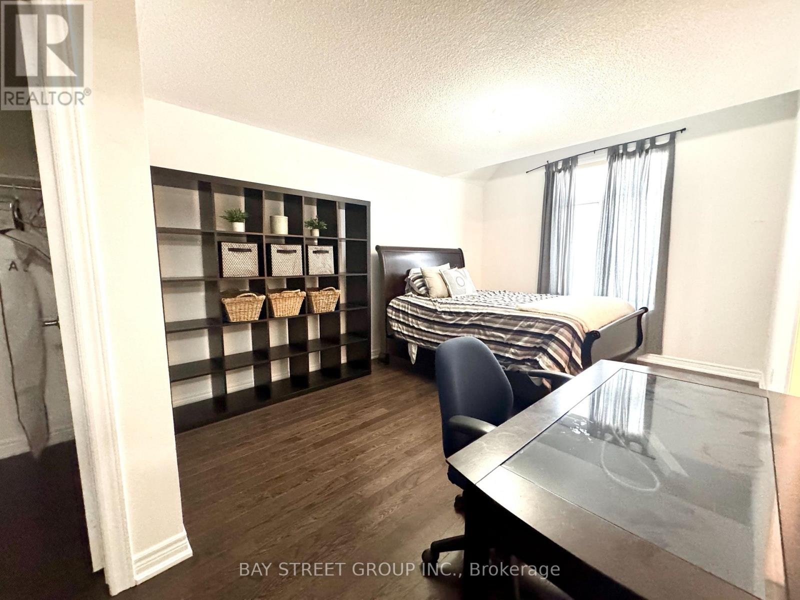 Upper Two Beds + One Bath - 1003 Green Street, Innisfil, Ontario  L0L 1W0 - Photo 2 - N12975566