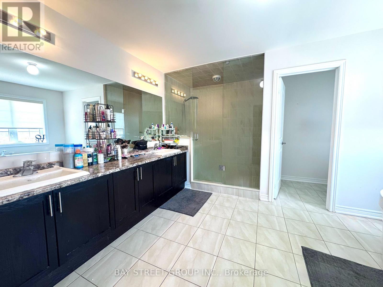 Upper Two Beds + One Bath - 1003 Green Street, Innisfil, Ontario  L0L 1W0 - Photo 9 - N12975566