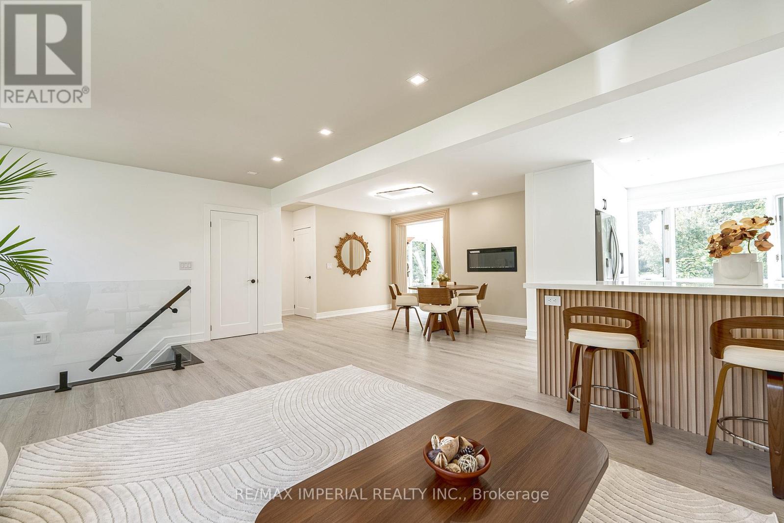 206 Richard Avenue, Newmarket, Ontario  L3Y 4P7 - Photo 14 - N12975580