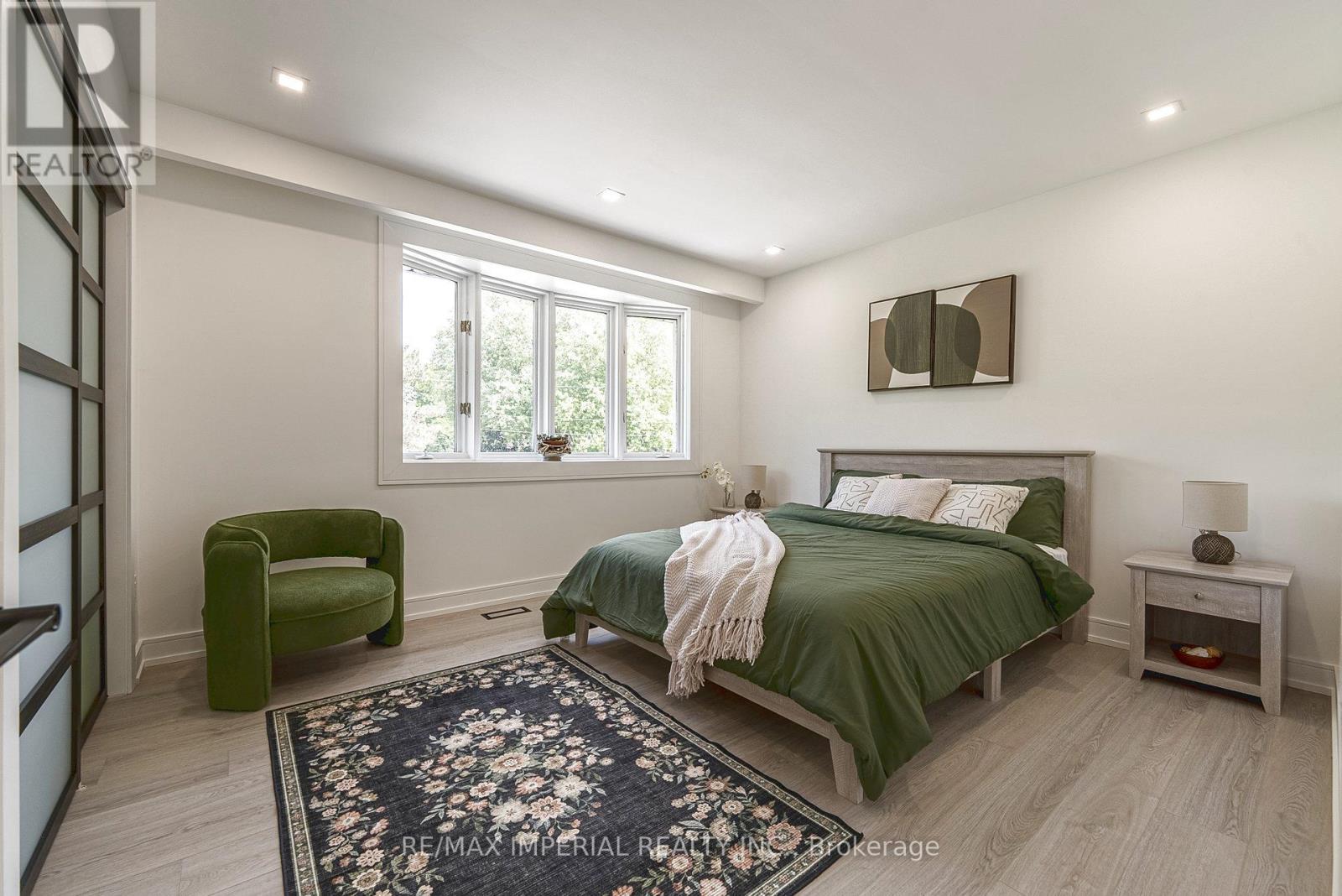 206 Richard Avenue, Newmarket, Ontario  L3Y 4P7 - Photo 25 - N12975580