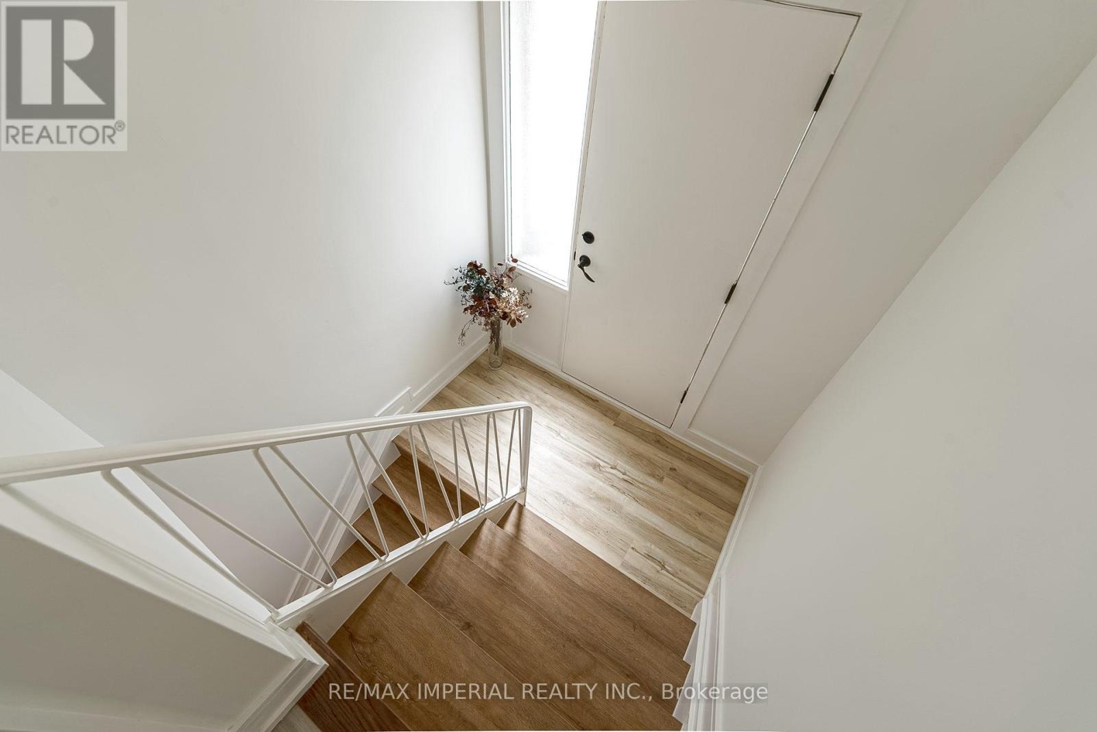 206 Richard Avenue, Newmarket, Ontario  L3Y 4P7 - Photo 29 - N12975580