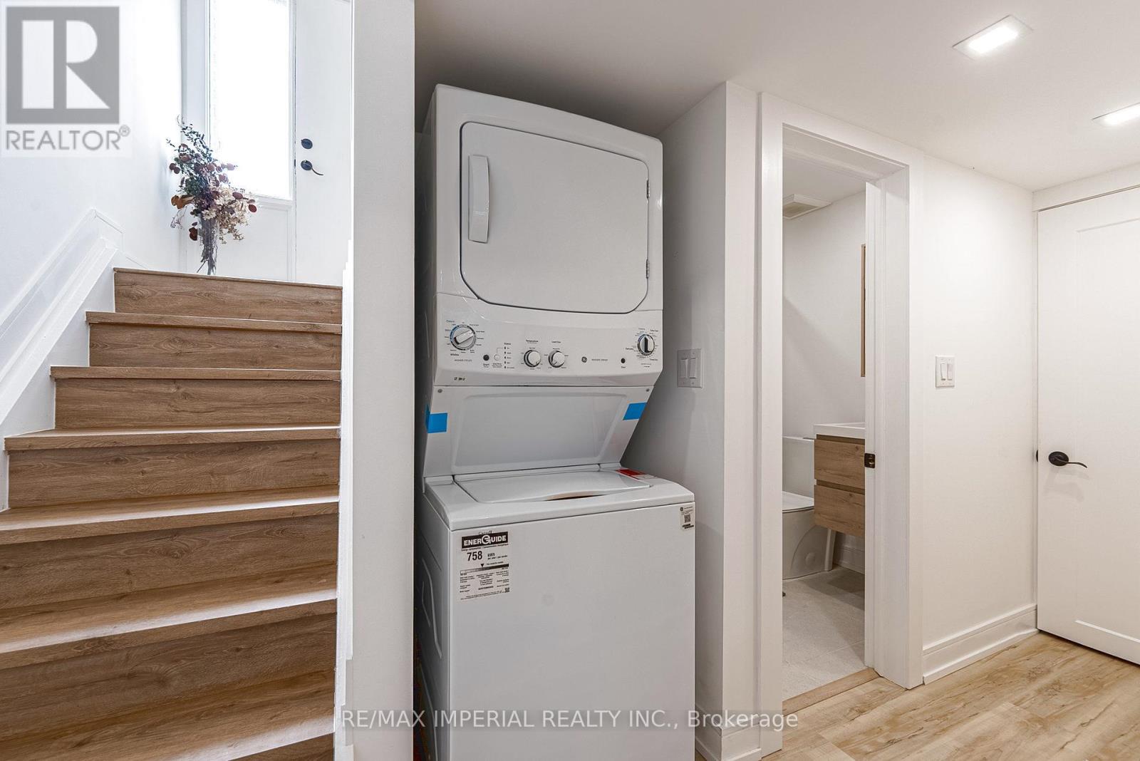 206 Richard Avenue, Newmarket, Ontario  L3Y 4P7 - Photo 31 - N12975580