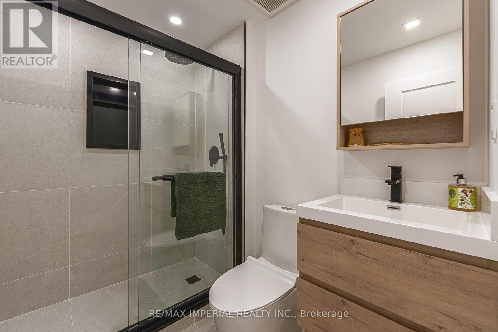 206 Richard Avenue, Newmarket, Ontario  L3Y 4P7 - Photo 32 - N12975580