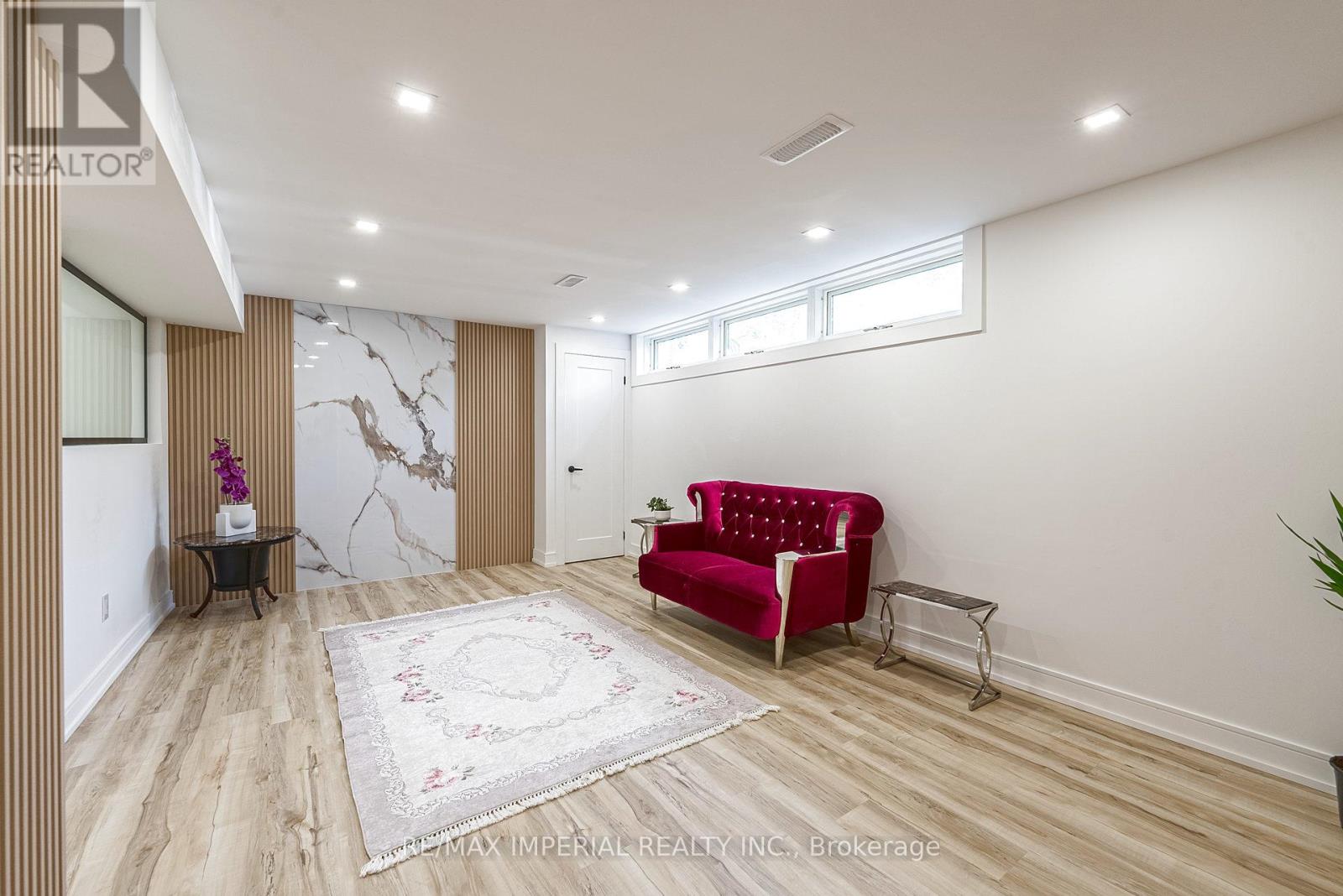 206 Richard Avenue, Newmarket, Ontario  L3Y 4P7 - Photo 34 - N12975580