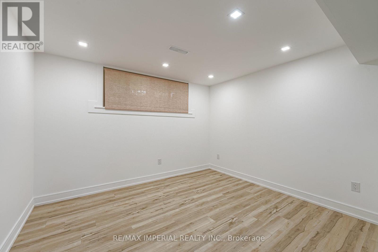 206 Richard Avenue, Newmarket, Ontario  L3Y 4P7 - Photo 36 - N12975580