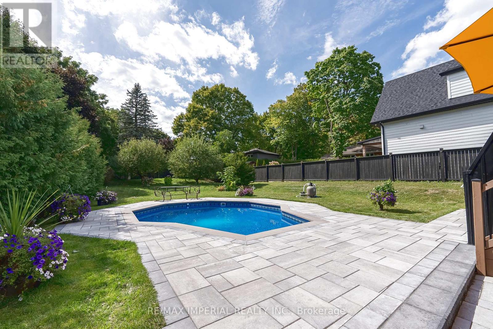 206 Richard Avenue, Newmarket, Ontario  L3Y 4P7 - Photo 37 - N12975580