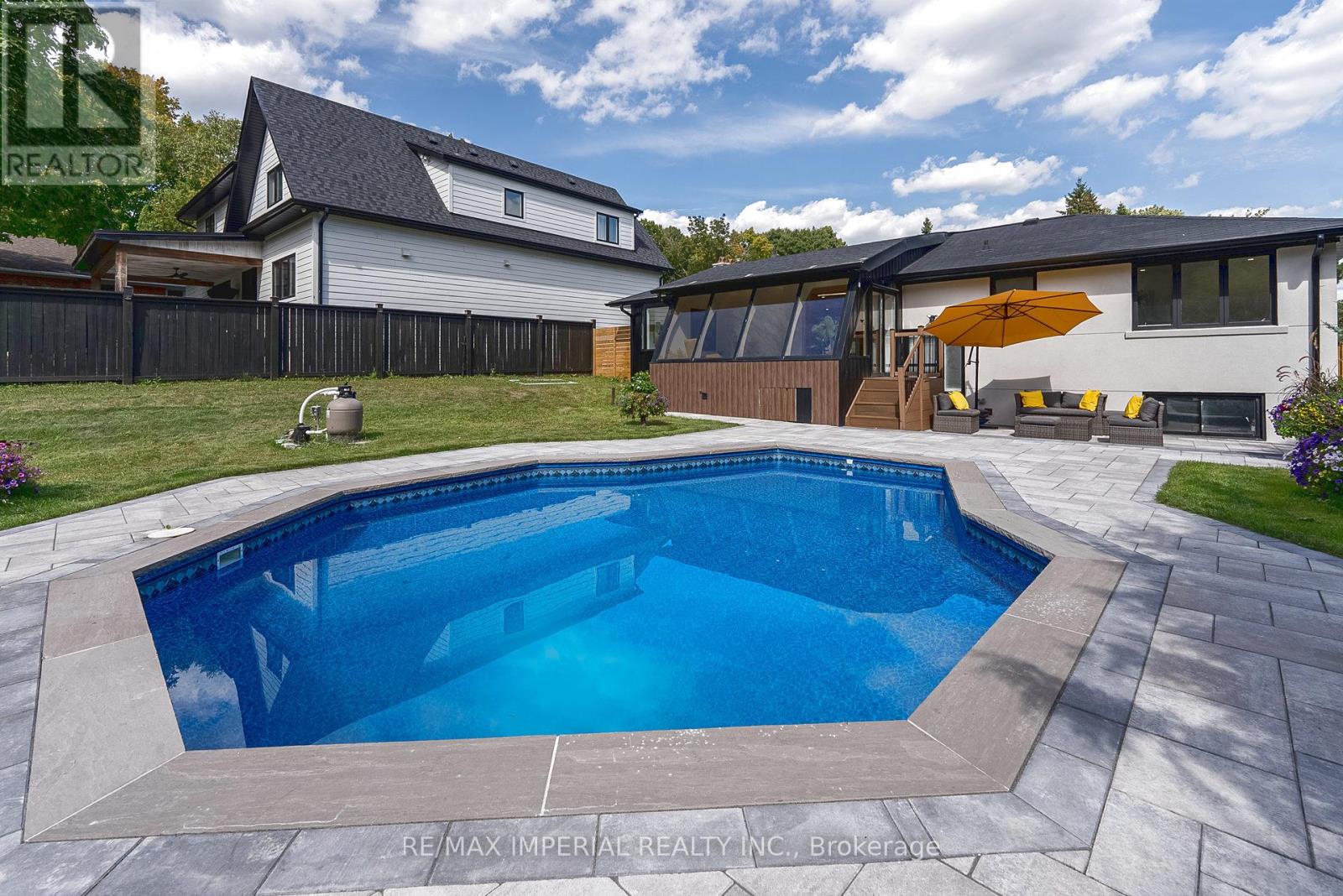 206 Richard Avenue, Newmarket, Ontario  L3Y 4P7 - Photo 39 - N12975580