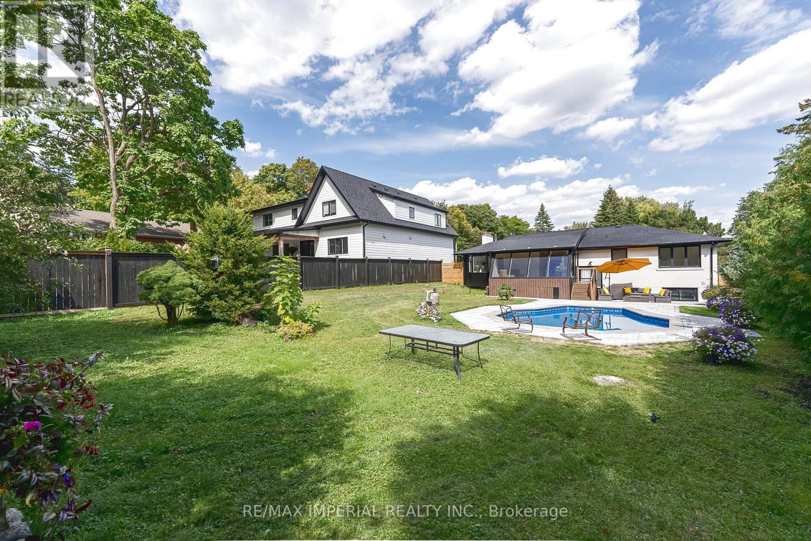 206 Richard Avenue, Newmarket, Ontario  L3Y 4P7 - Photo 40 - N12975580