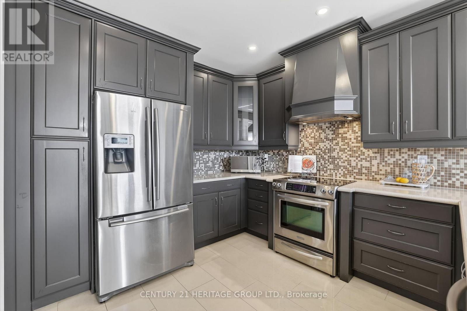 18 West Park Avenue, Bradford West Gwillimbury (Bradford), Ontario  L3Z 0A8 - Photo 10 - N12975582