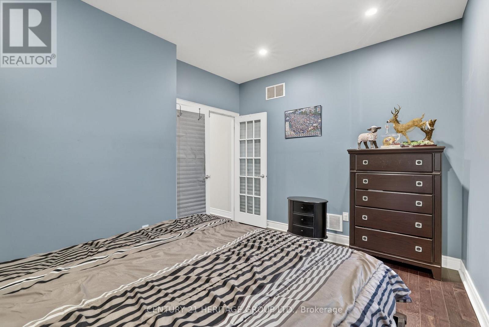 18 West Park Avenue, Bradford West Gwillimbury (Bradford), Ontario  L3Z 0A8 - Photo 18 - N12975582