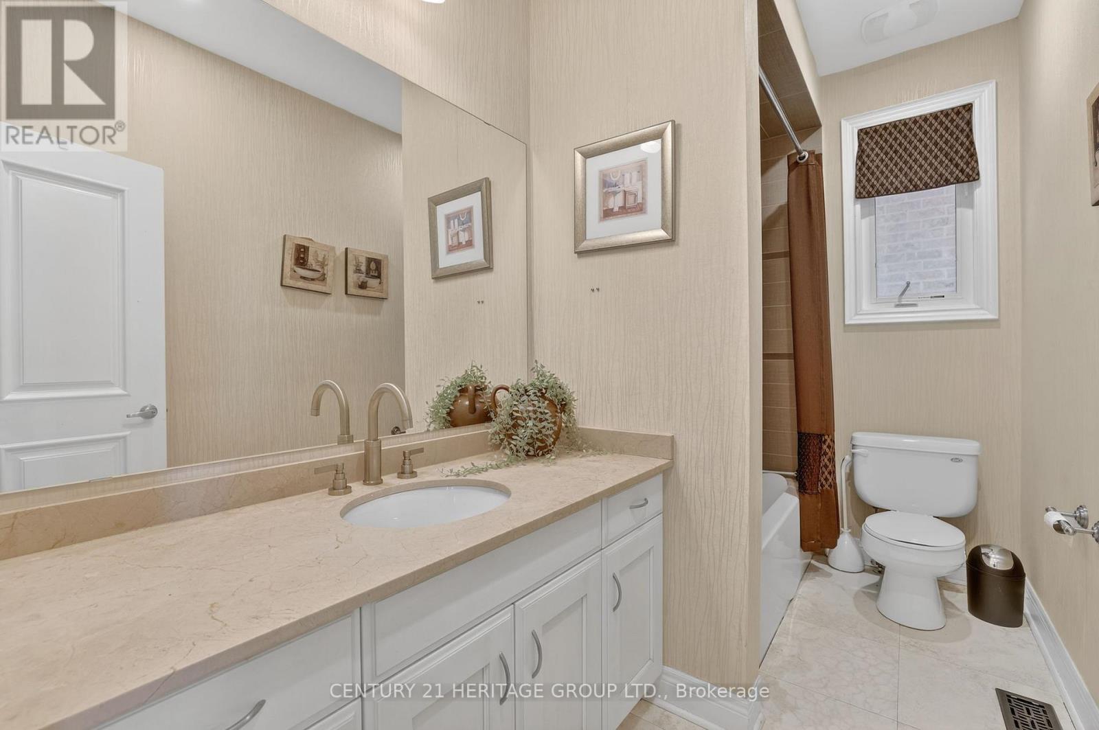 18 West Park Avenue, Bradford West Gwillimbury (Bradford), Ontario  L3Z 0A8 - Photo 19 - N12975582