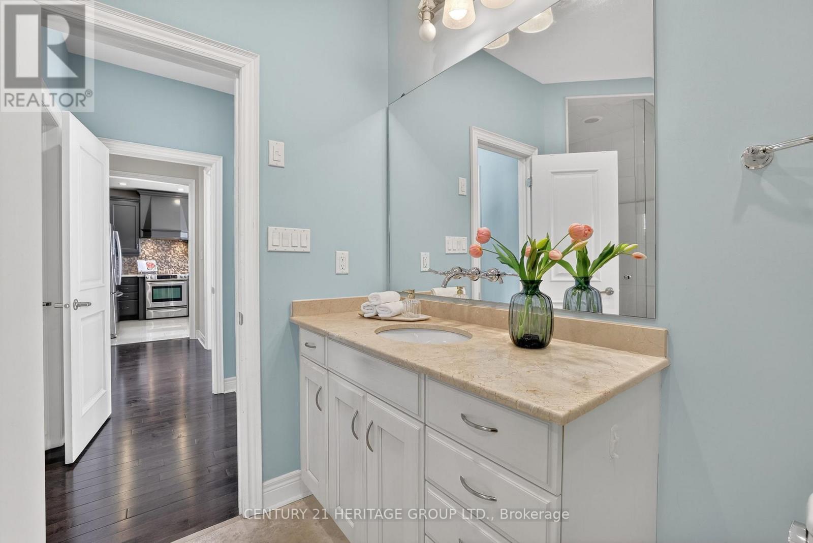 18 West Park Avenue, Bradford West Gwillimbury (Bradford), Ontario  L3Z 0A8 - Photo 23 - N12975582