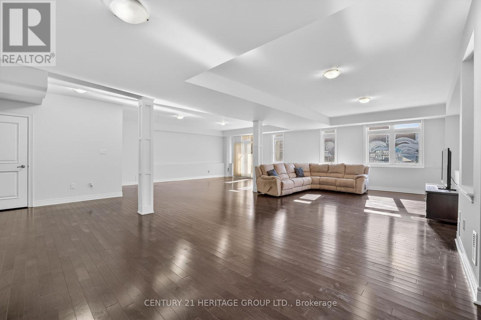 18 West Park Avenue, Bradford West Gwillimbury (Bradford), Ontario  L3Z 0A8 - Photo 28 - N12975582