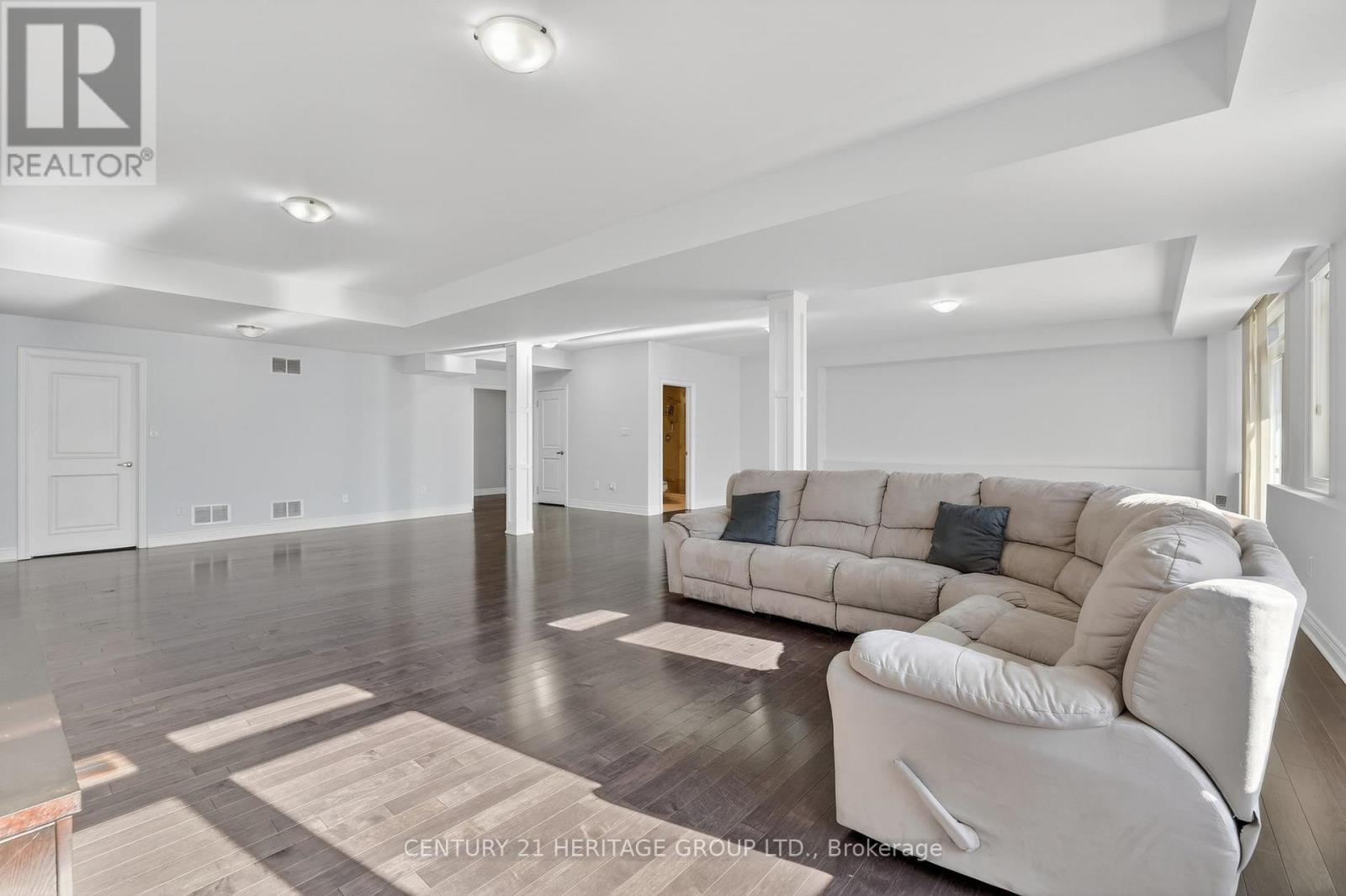 18 West Park Avenue, Bradford West Gwillimbury (Bradford), Ontario  L3Z 0A8 - Photo 29 - N12975582