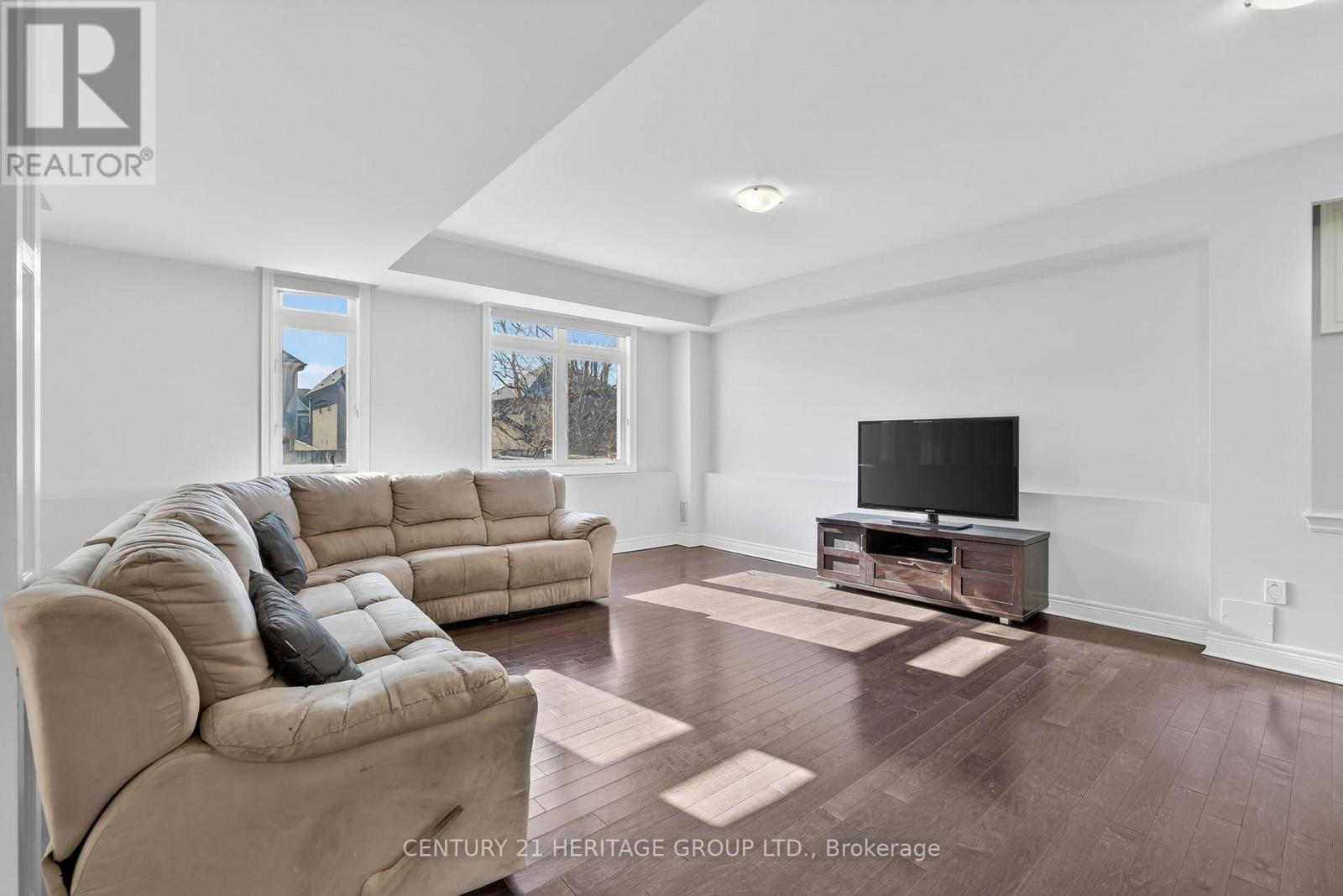 18 West Park Avenue, Bradford West Gwillimbury (Bradford), Ontario  L3Z 0A8 - Photo 31 - N12975582