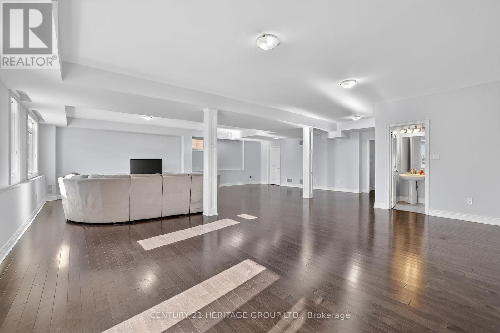 18 West Park Avenue, Bradford West Gwillimbury (Bradford), Ontario  L3Z 0A8 - Photo 34 - N12975582