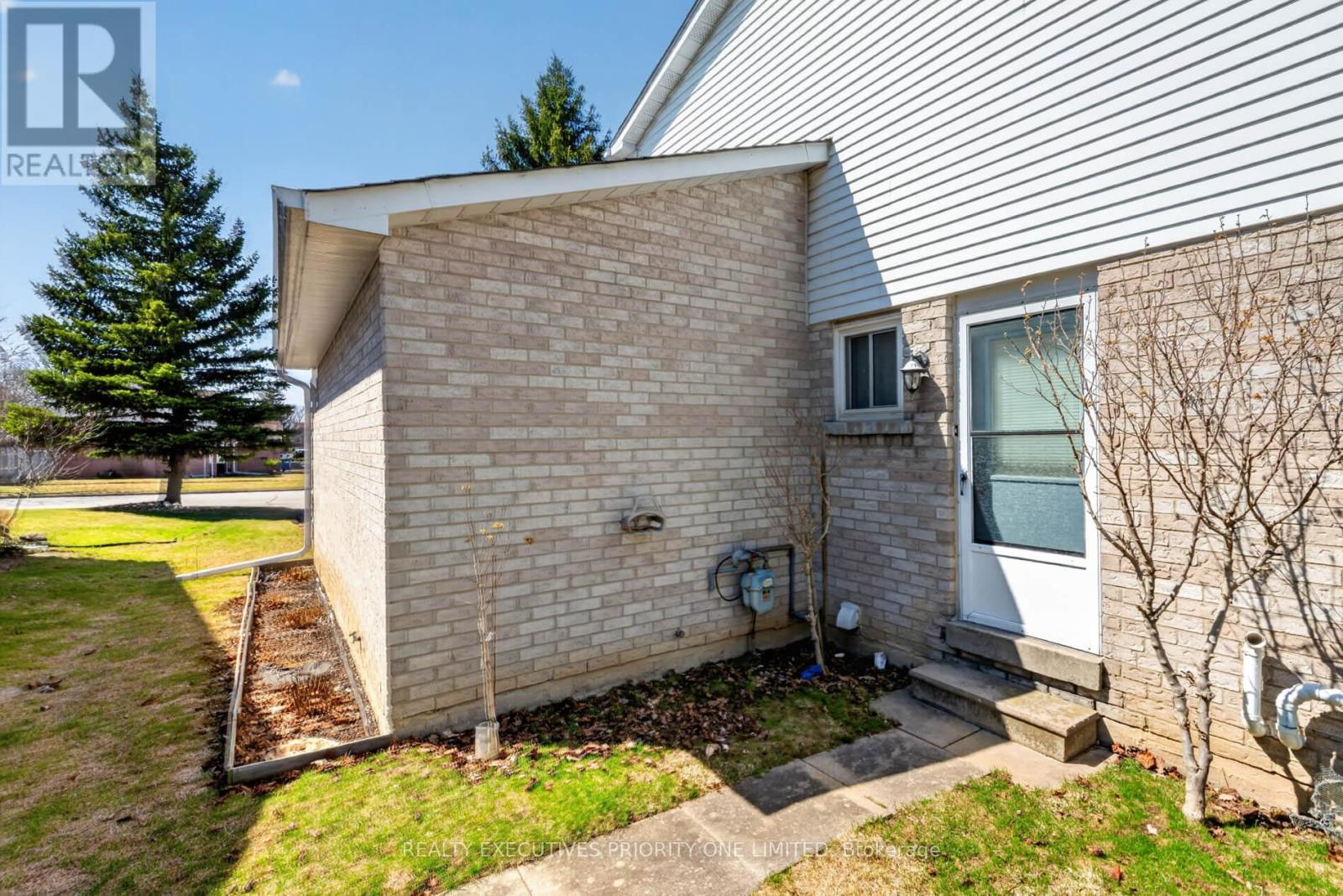 346 Darlington Crescent, Newmarket, Ontario  L3Y 6N4 - Photo 34 - N12975596