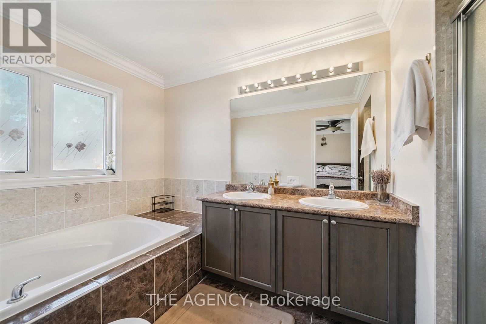 32 Timna Crescent, Vaughan, Ontario L6A 4L7 - Photo 17 - N12975640