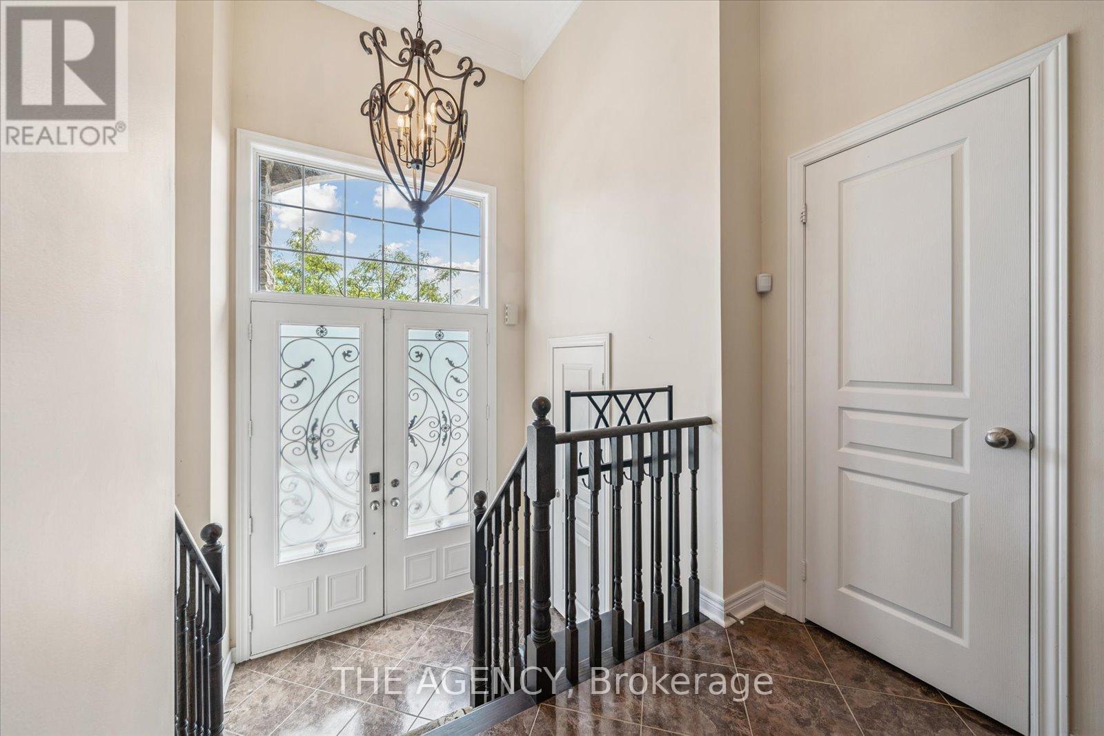 32 Timna Crescent, Vaughan, Ontario L6A 4L7 - Photo 3 - N12975640