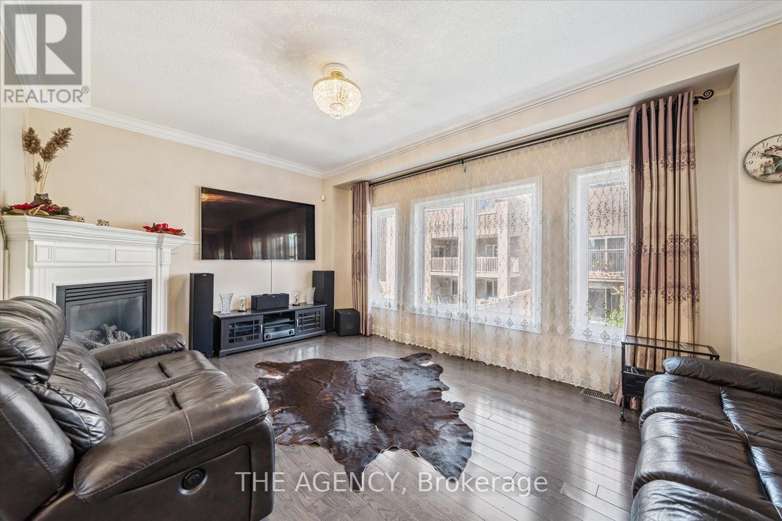 32 Timna Crescent, Vaughan, Ontario L6A 4L7 - Photo 8 - N12975640