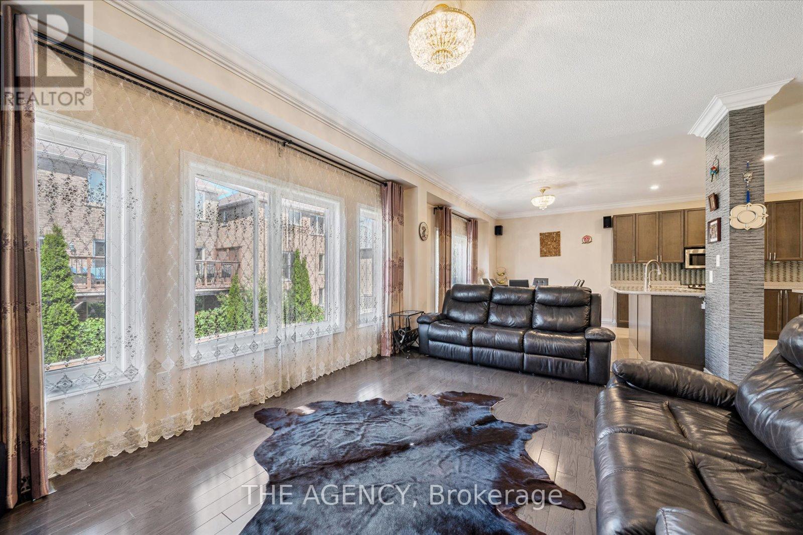 32 Timna Crescent, Vaughan, Ontario L6A 4L7 - Photo 9 - N12975640