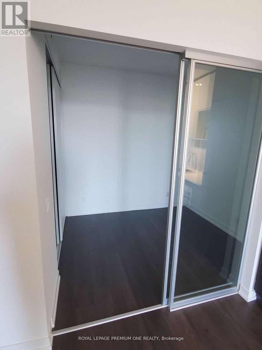 4007 - 950 Portage Parkway, Vaughan, Ontario  L4K 0J7 - Photo 8 - N12975644