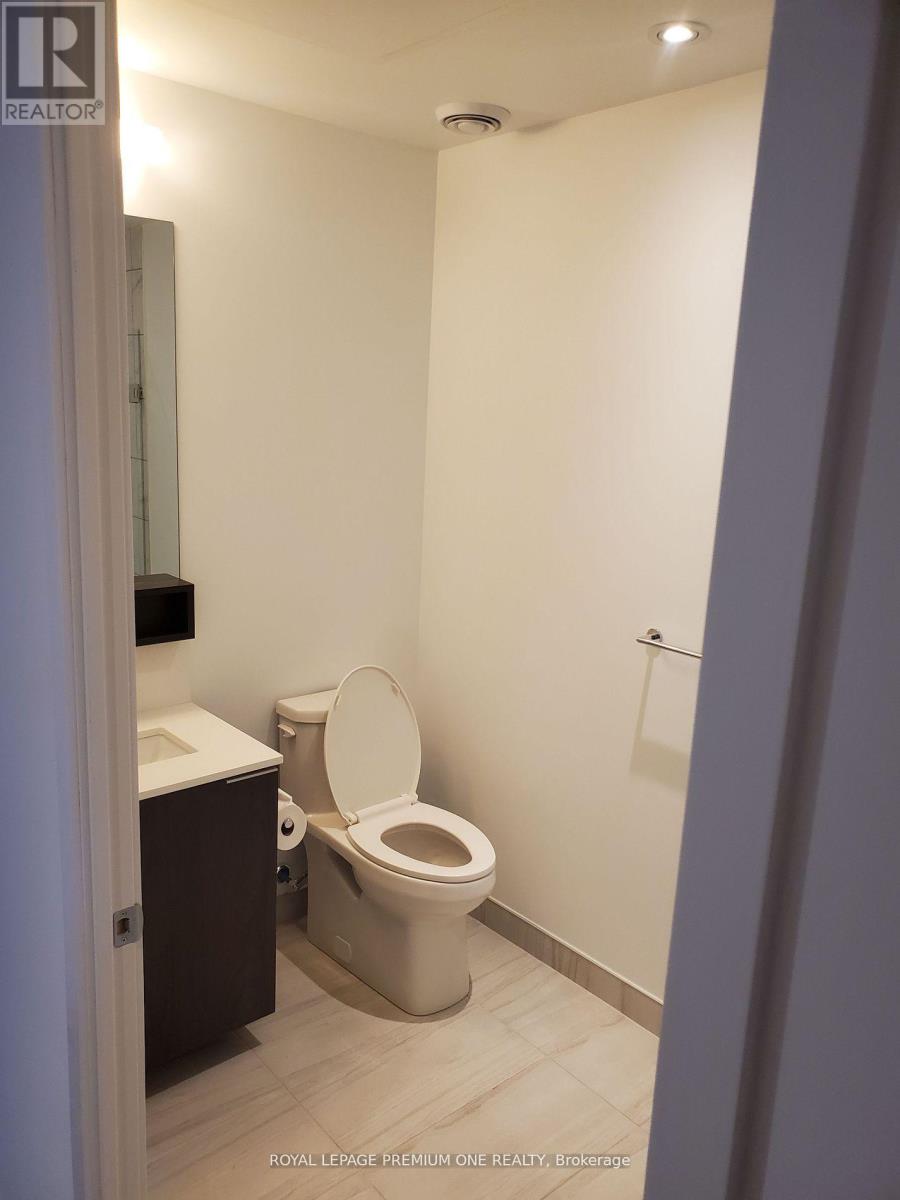 4007 - 950 Portage Parkway, Vaughan, Ontario  L4K 0J7 - Photo 9 - N12975644